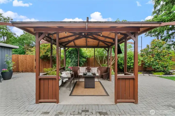 Watch TV and relax in your new outdoor gazebo - both convey! Watch TV and relax in your new outdoor gazebo - both convey!