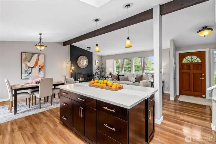 Large kitchen island Large kitchen island