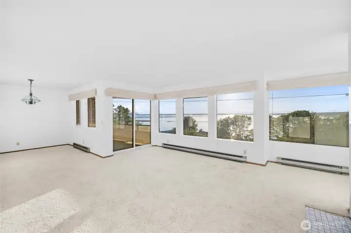 Wall of windows with amazing views