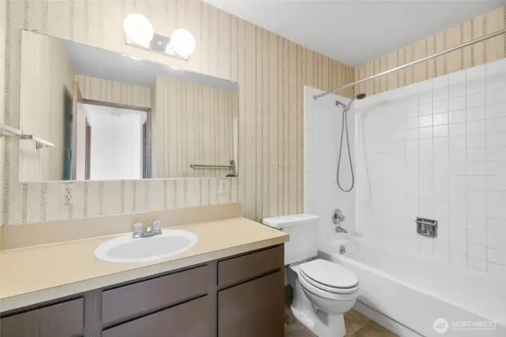 Guest full bath