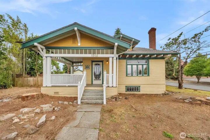 Front of home - Fresh exterior touch up paint. Cleaned roof and chimney flashing repair Front of home - Fresh exterior touch up paint. Cleaned roof and chimney flashing repair