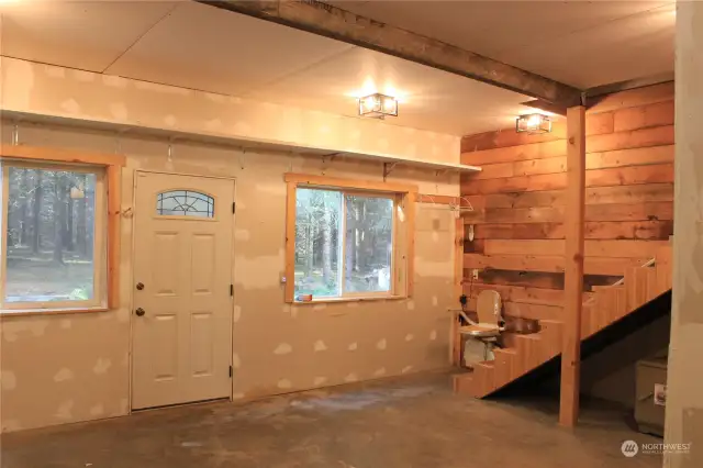 large utility room w/closet finish for bdrm