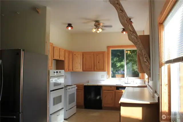 kitchen w/great morning light