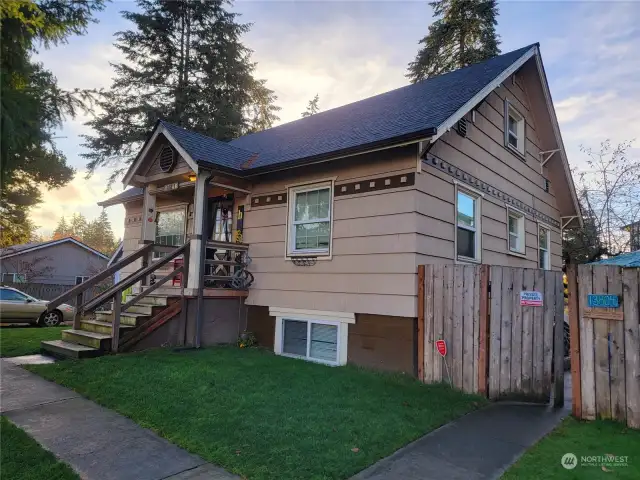 Front of home and upper unit access