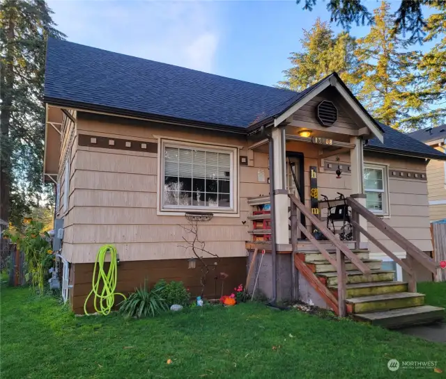Front of home and upper unit access.