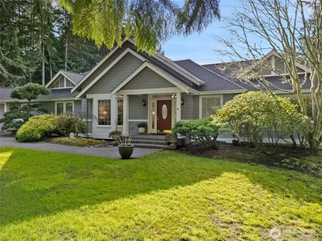 A Magnificant home with 3903 finished square feet of living space. Custom built in 2000' home, first time on the market here in Woodridge Village community of Port Ludlow. This one story with a finished basement and three car garage awaits you.