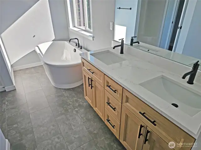 Deep soaking tub