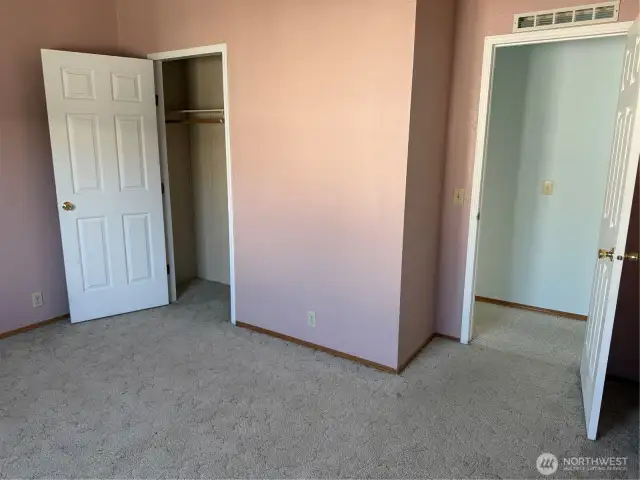 Third bedroom closet area.