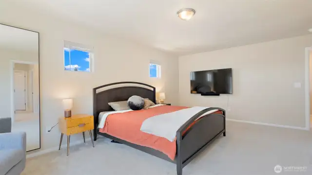 You don't have to be a minimalist to enjoy this house. No matter what, there's enough space to accommodate everything, even the largest of furnishings.