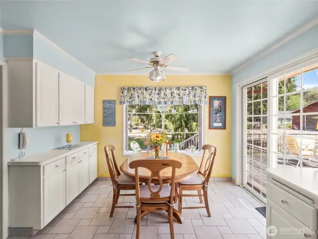 Kitchen eating space