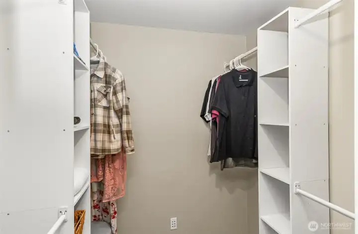 Main bedroom- Walk in close