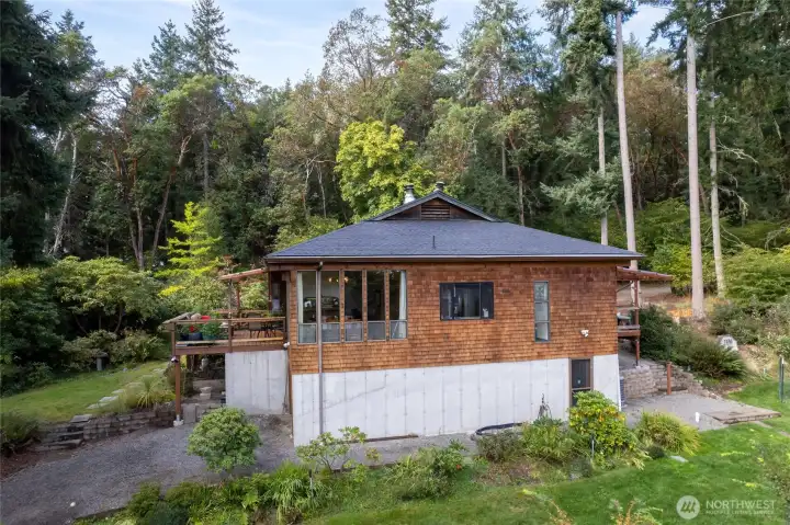 Enchanting FLW inspired,  Lightly wooded with amazing views