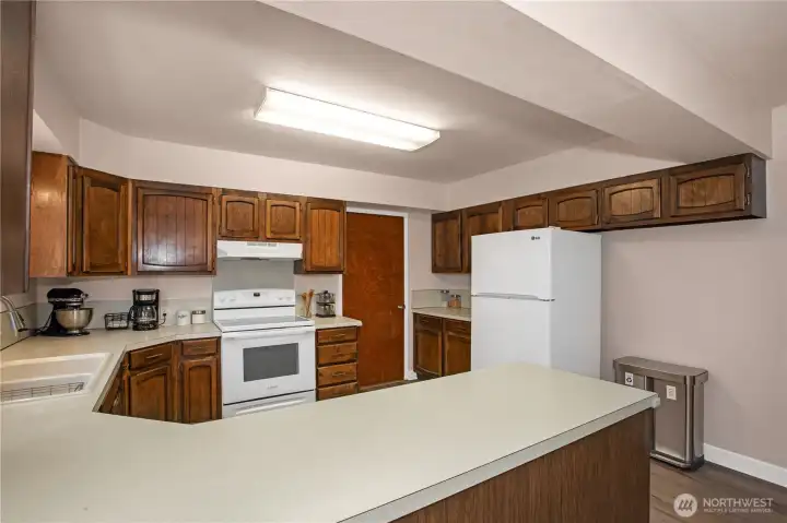 open Kitchen with peninsula island