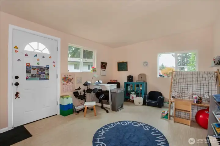 POWERED She Shed/Man Cave/Office/School Room