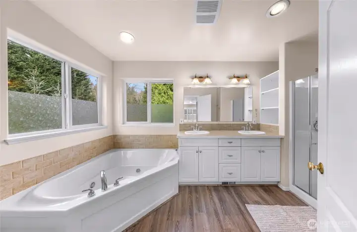 Primary bedroom ensuite bath