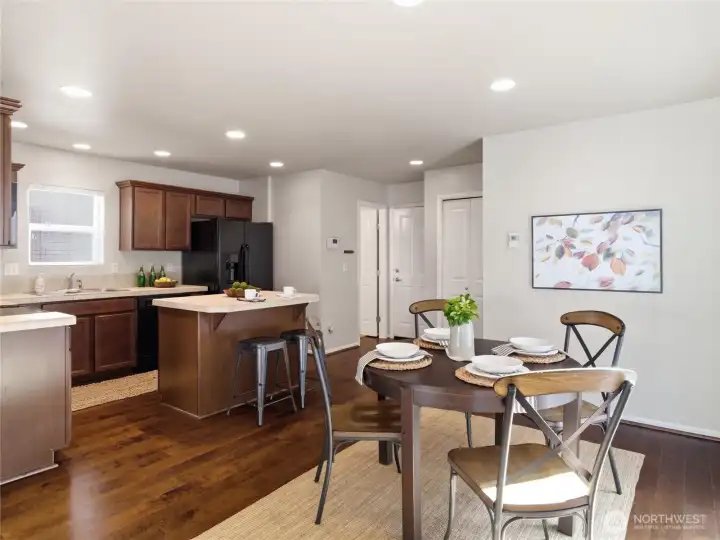 Great Kitchen-dining space for entertaining or conversing while cooking