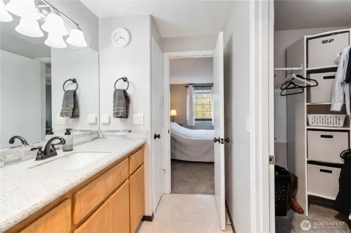 Primary Full Bath-with Access to Walk-In Closet