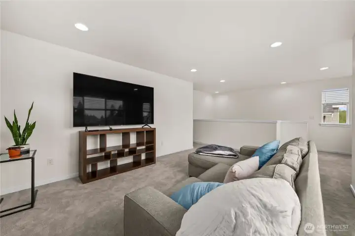 Upper level bonus room