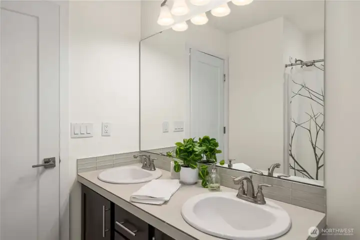 Upper level full bath