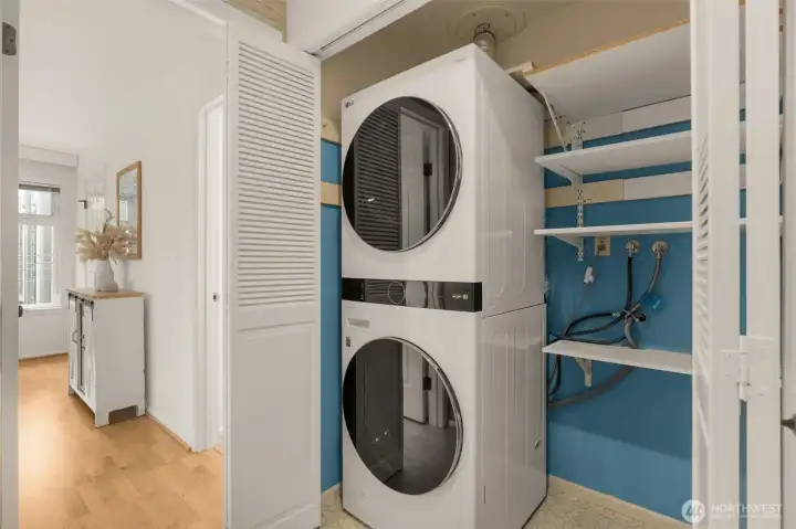 stackable full size washer dryer