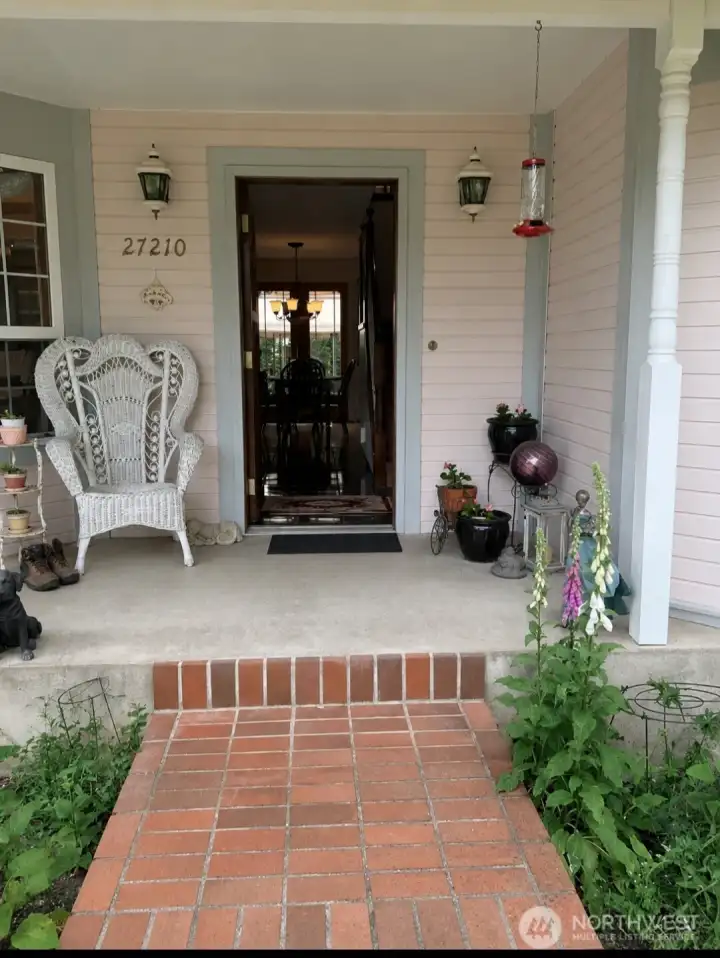 Entry to home. Country Charmer for sure.