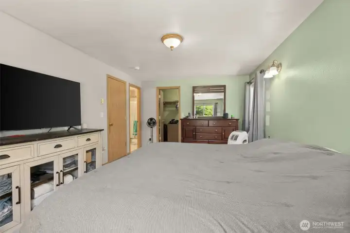 Primary suite.