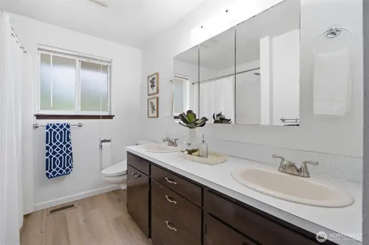 Full Bath Full Bath