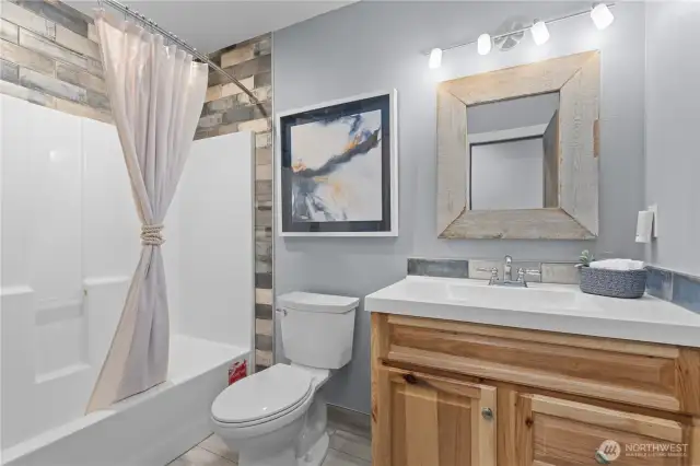 Upper Guest Bath w/ Heated Floors