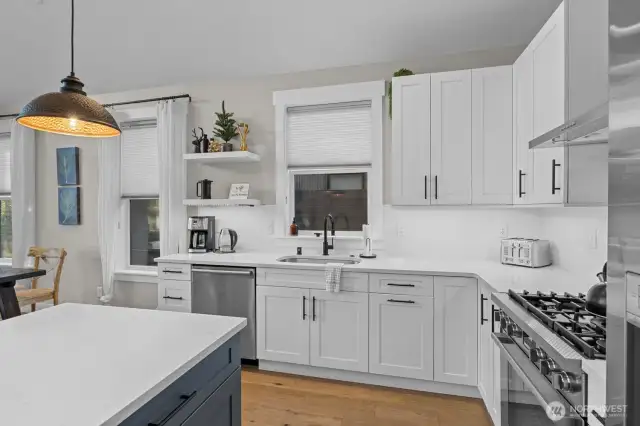 Kitchen great for entertaining.