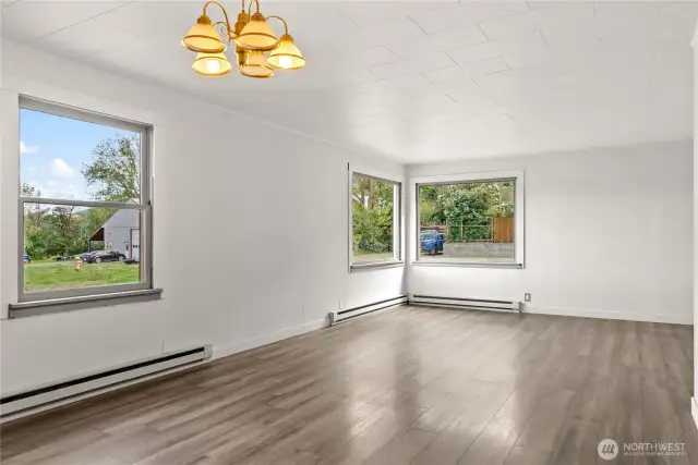 Big picture windows offer great sun throughout Winter.