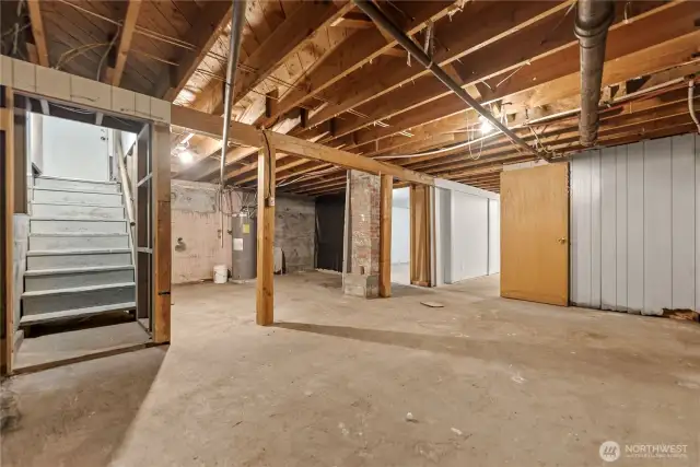 Stairs to large 1,092 sf basement