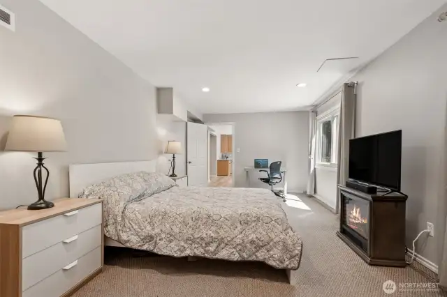 LARGE lower level bedroom!!