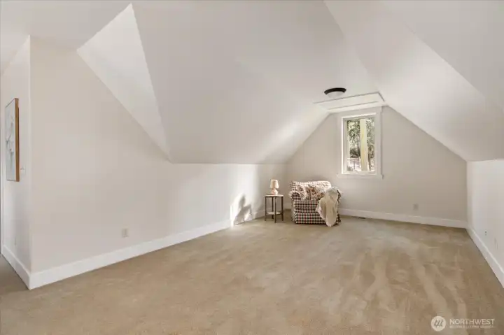 Upstairs open family room. Upstairs open family room.