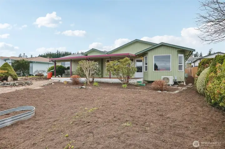 Fresh beauty bark and landscaping, ready for spring planting