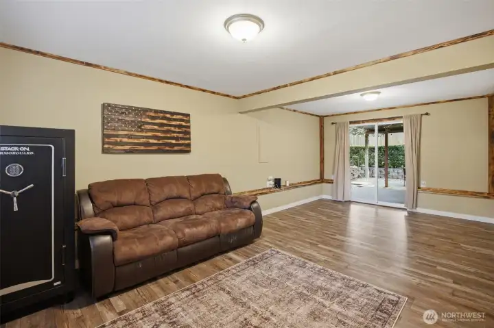 Now lets go downstairs to the huge reck room. This is a great multi purpose space. It also has access to the beautiful back yard.