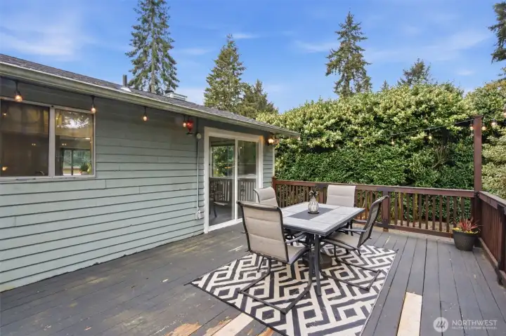 View of main floor deck just off the dining rm/kitchen area. Great place for gatherings.