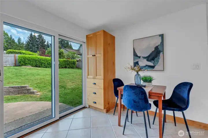 slider to backyard and dining space