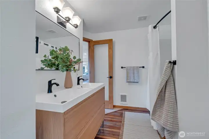newly remodeled full bath