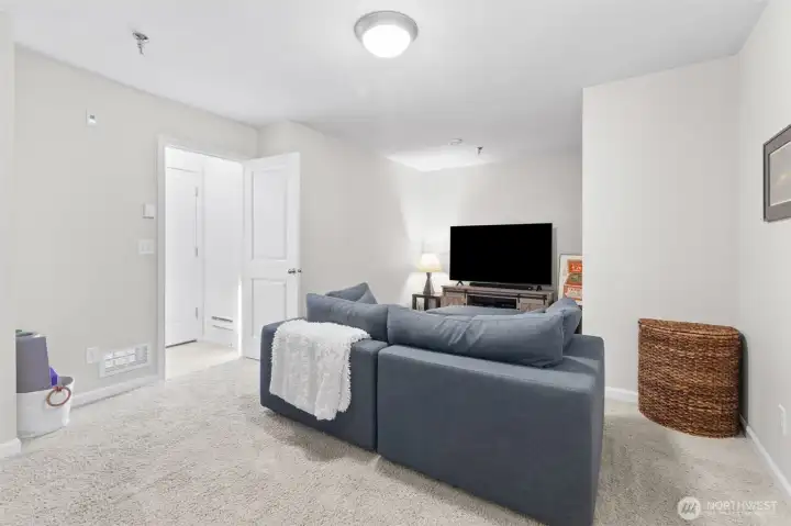 LARGE bonus room on ground floor across from the garage. Can be a 4th bedroom, gym space or office/craft room? LARGE bonus room on ground floor across from the garage. Can be a 4th bedroom, gym space or office/craft room?
