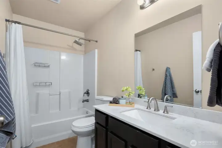 Full upstairs bathroom.
