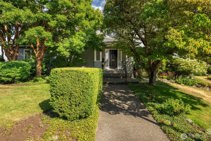Private front entrance.