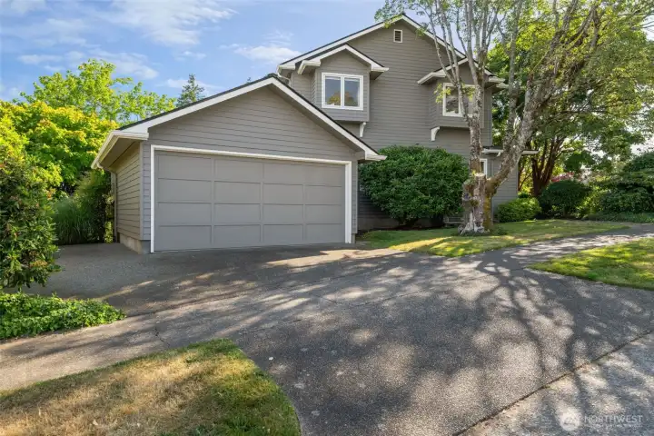 Garage and off street parking