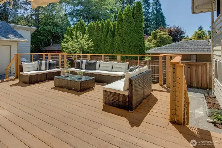 ~main backyard deck ~main backyard deck