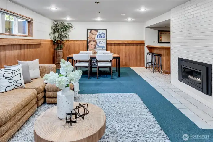 ~large rec room with gas fireplace ~large rec room with gas fireplace
