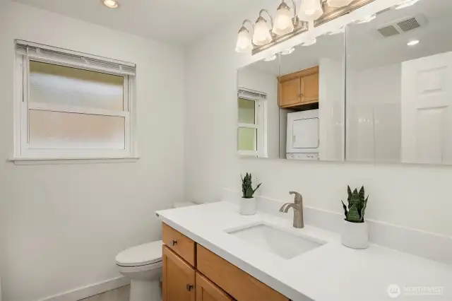 Main floor bath with W/D