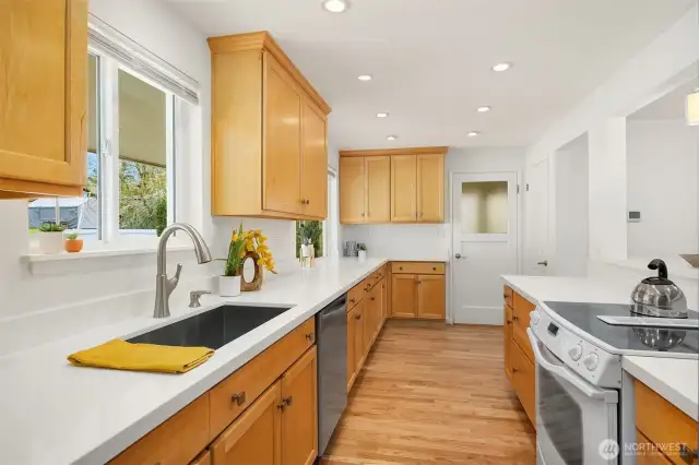 Gorgeous kitchen with quartz countertops