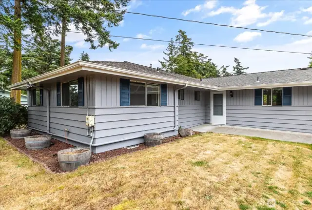 Welcome in to a well-kept treasure of a home!