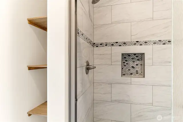 Primary Bed/Bath