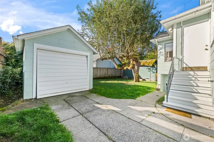 One car detached garage.