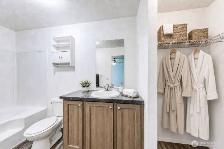 Primary Bath/Closet Primary Bath/Closet
